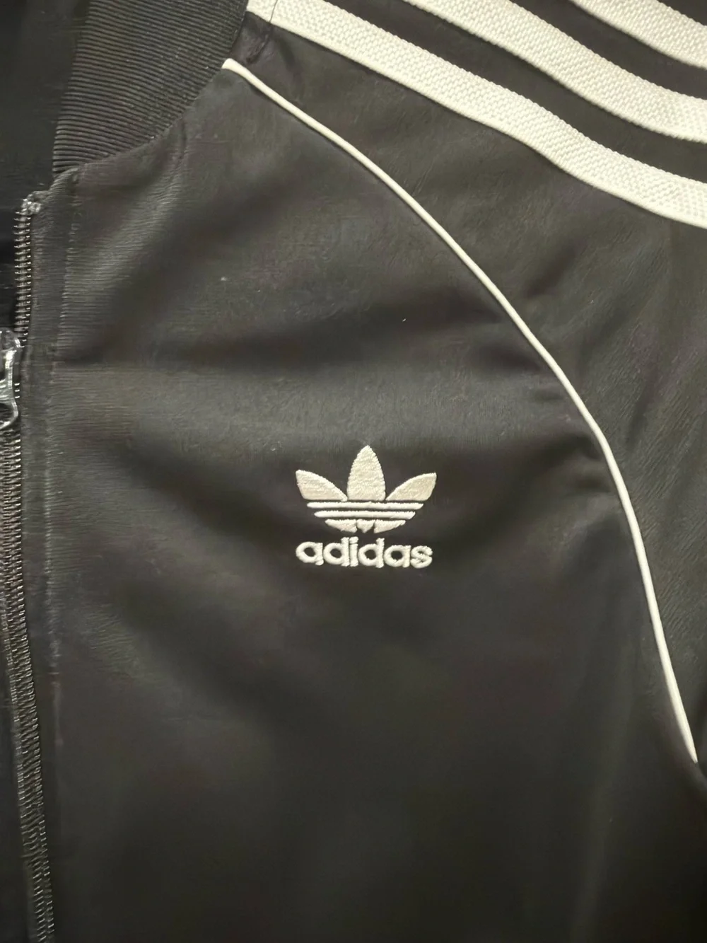 adidas classic black